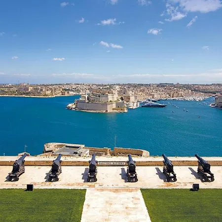 Trendy Retreat In Historic