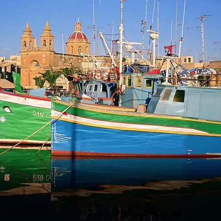 Trendy Retreat In Historic Apartamento