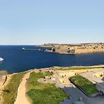 Trendy Retreat In Historic Valletta