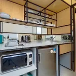 Daire Trendy Retreat In Historic *