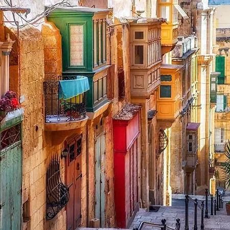 Apartman Trendy Retreat In Historic Valletta