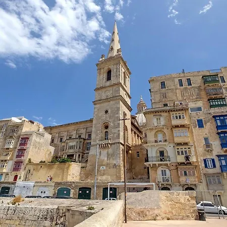Apartman Trendy Retreat In Historic Valletta